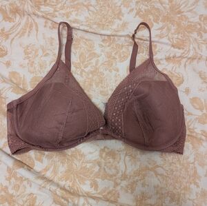 Victoria's Secret Mesh Lace Plunge Bra Size 38D